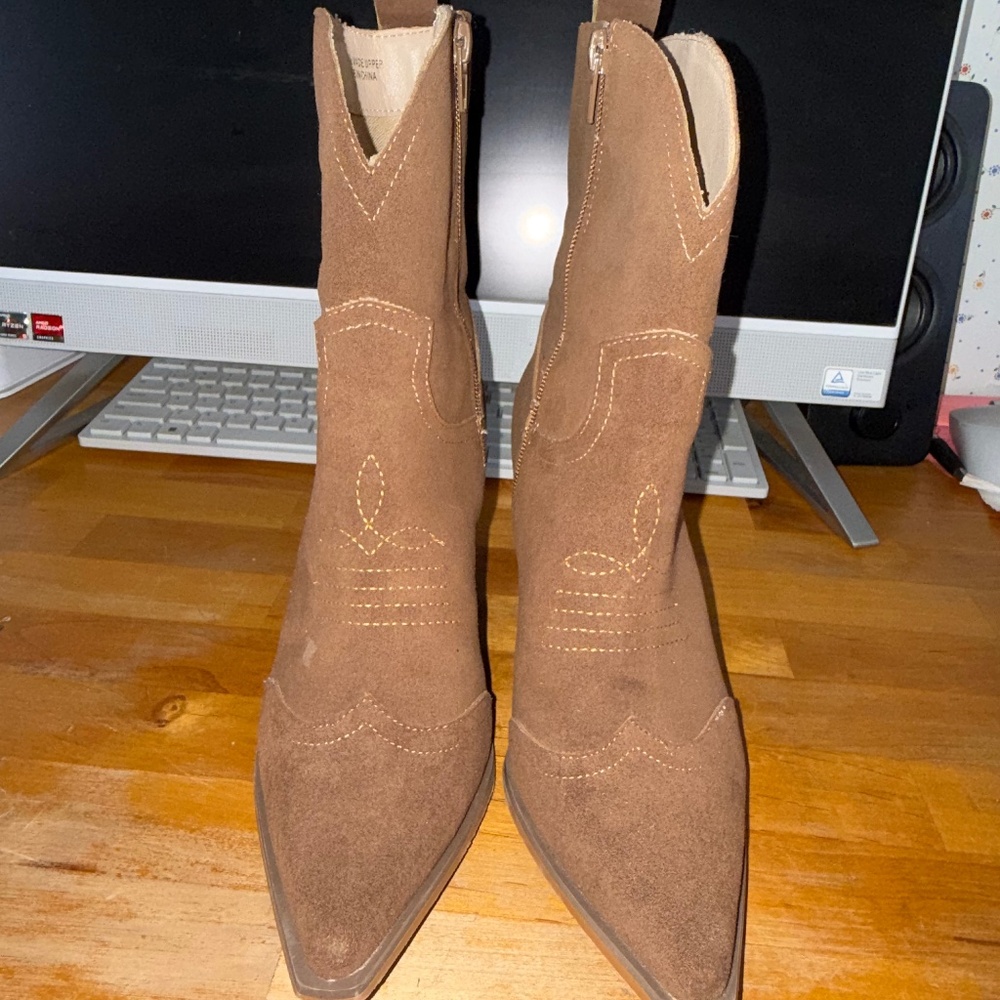 Oasis Society The Ariella - Brown/Tan Western Short Boots - Picture 11 of 11